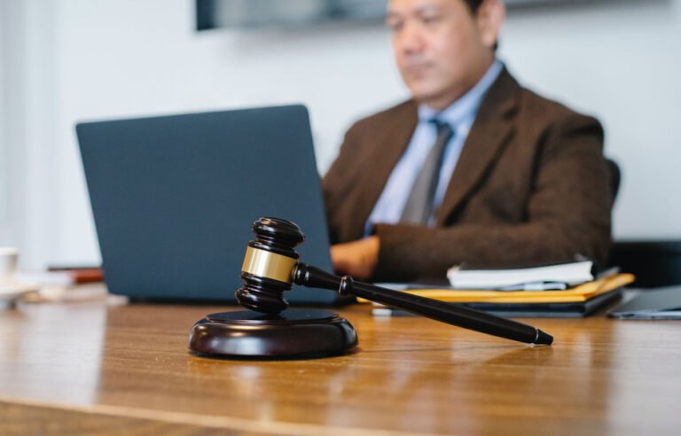 A Look at the Role of Expert Witnesses in Legal Cases